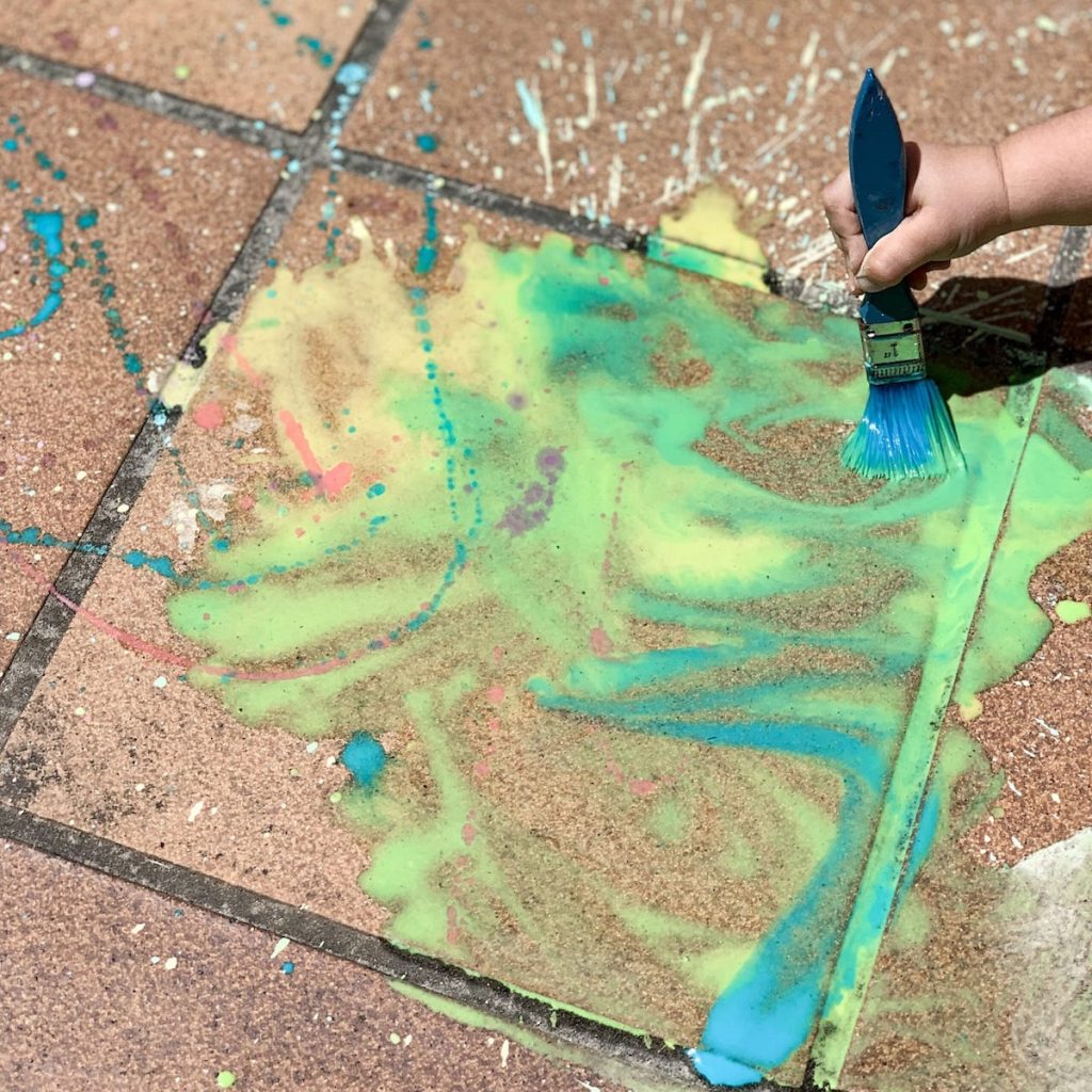 chalk paint for kids - mixing color