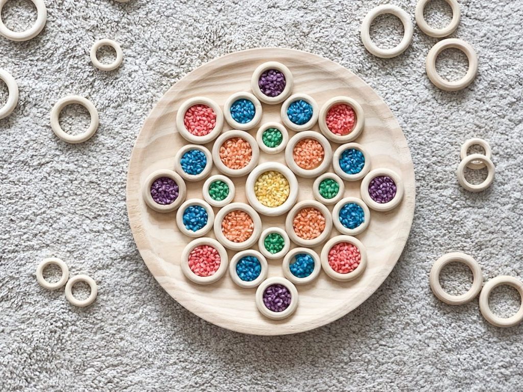 how to dye rice - rangoli hoops