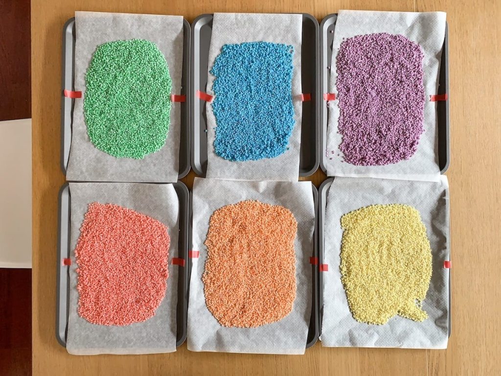 how to dye rice - drying trays