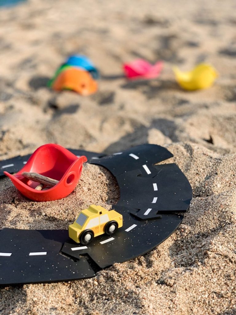 waytoplay-road-circle-with-taxi-on-sand-min-scaled | the fairy glitch mother waytoplay road - circle with taxi on sand